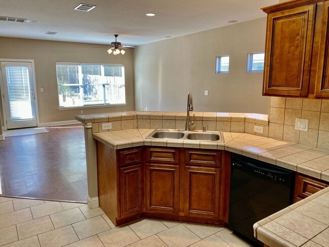 Building Photo - 7504 Bennett Ave