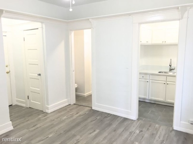 Foto del edificio - Studio, 1 bath Apartment - 2913 S Flower St