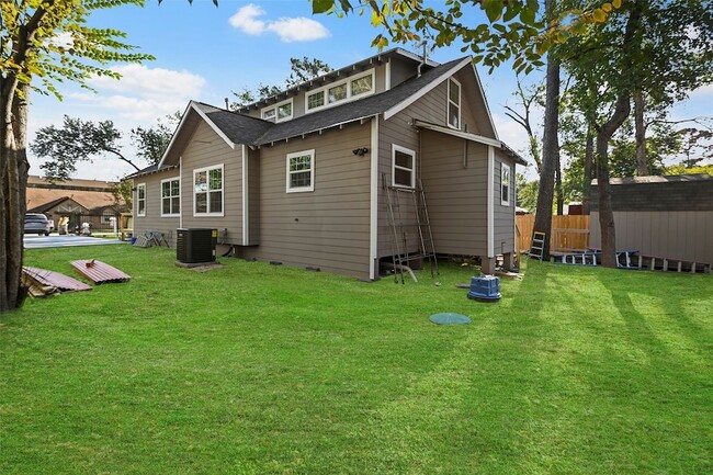 Building Photo - 17507 Wild Oak Dr