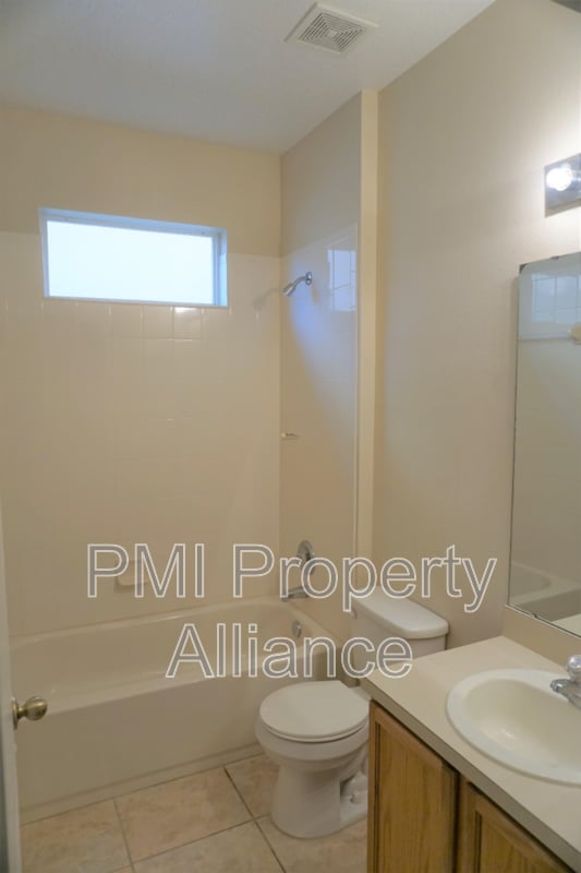 Foto del edificio - 13156 Social Ln