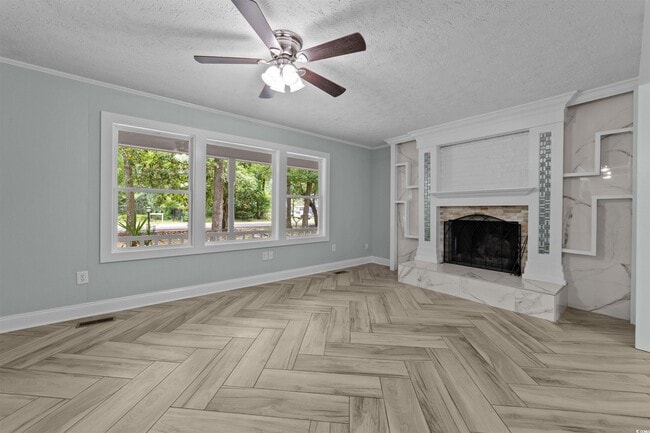 Building Photo - 1401 Twin Oaks Dr