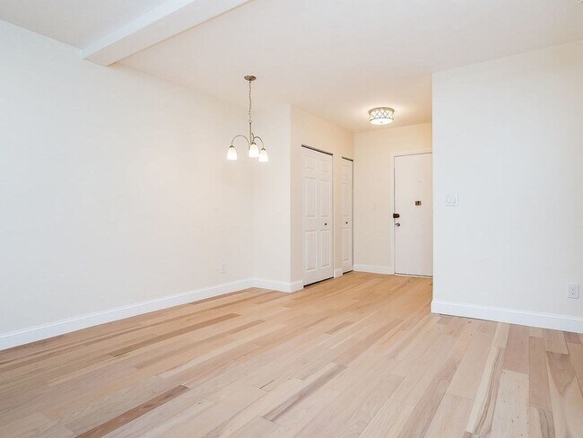 Foto del edificio - 12 Pond Ln