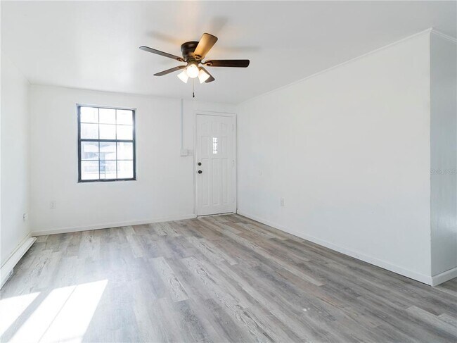 Foto del edificio - 904 NE 25th St
