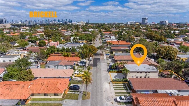 Foto del edificio - 3522 SW 25th St