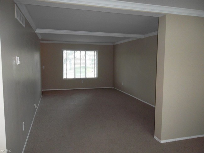 Building Photo - 26324 Franklin Pointe Dr