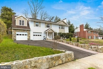 Building Photo - 7029 Old Dominion Dr