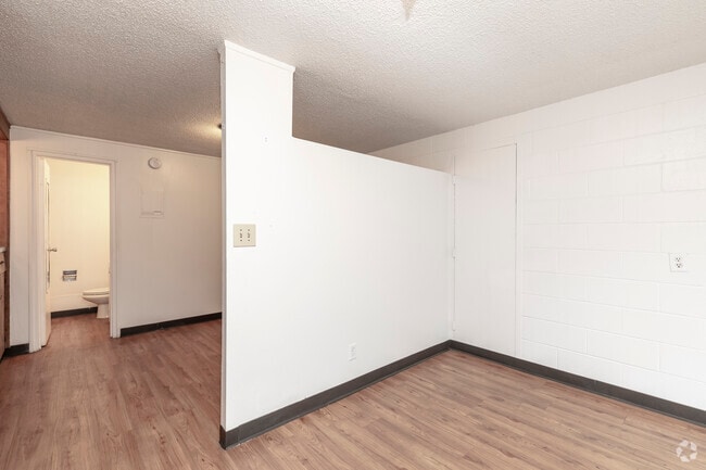 1BR, 1BA - 300 SF - Cobblestone Court Apartments