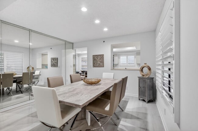 Foto del edificio - 15314 Strathearn Dr