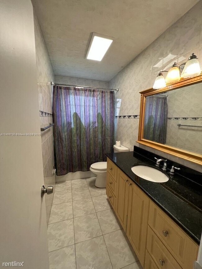 Building Photo - 4 br, 2 bath House - 1118 NE 3rd St # 0
