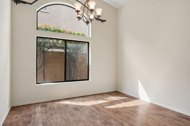 Foto del edificio - 2763 N Raven