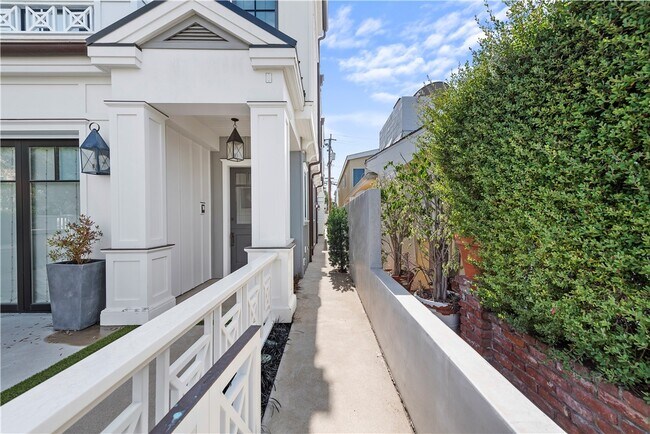 Foto del edificio - 428 Marigold Ave