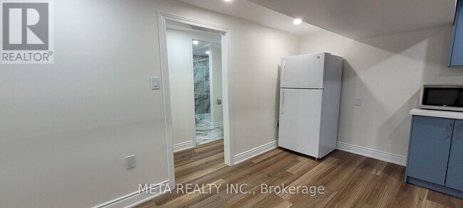 Photo du bâtiment - 741 Ascot Ave