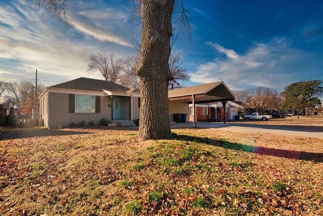 Building Photo - Brookside Bungalow!