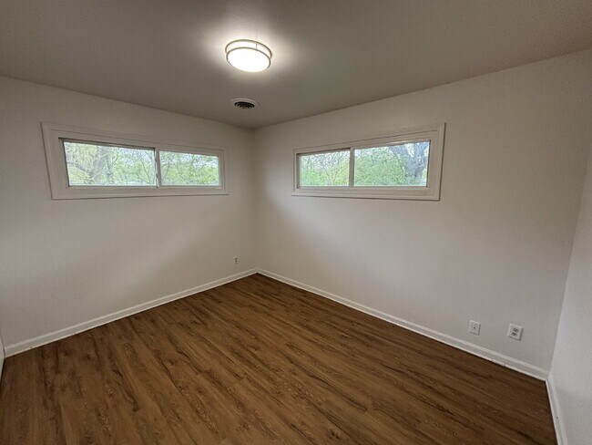 Foto del edificio - Spacious 3-bed home in Gary!