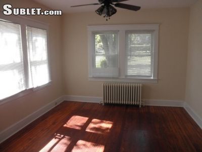 Building Photo - 4321 Parkwood Ave