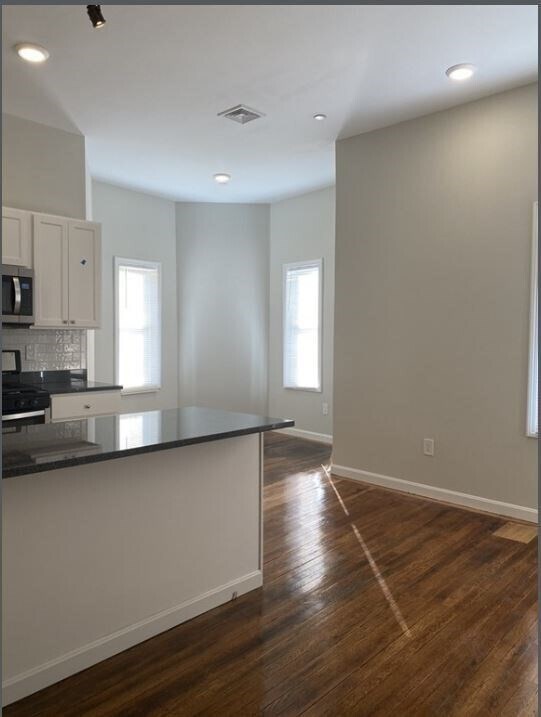 Foto del edificio - 54 Cary Ave