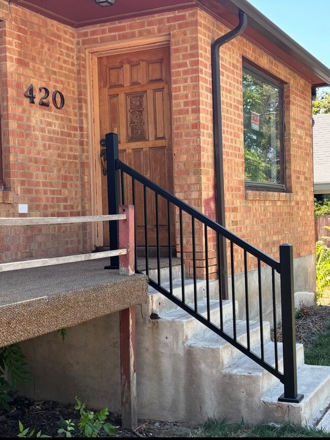 Building Photo - 420 E 500 S