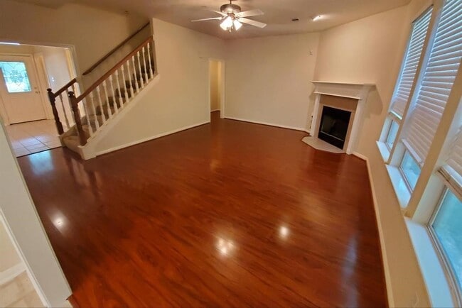 Foto del edificio - 3522 White Oak Point Dr