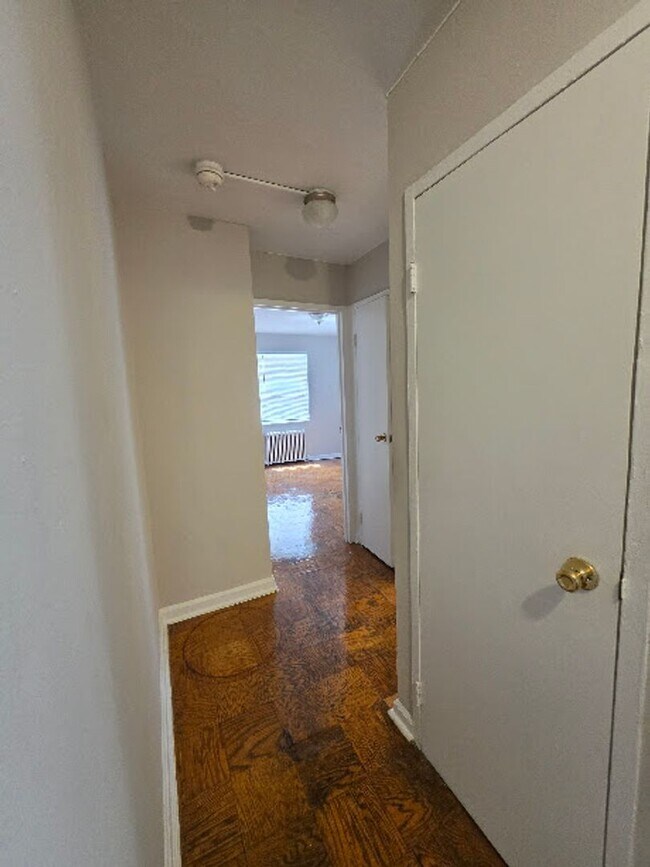 Foto del edificio - 136 Kenilworth Avenue Northeast