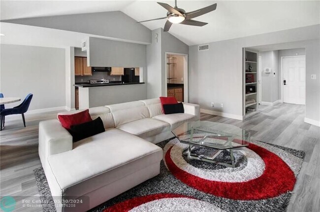 Foto del edificio - 711 Riverside Dr
