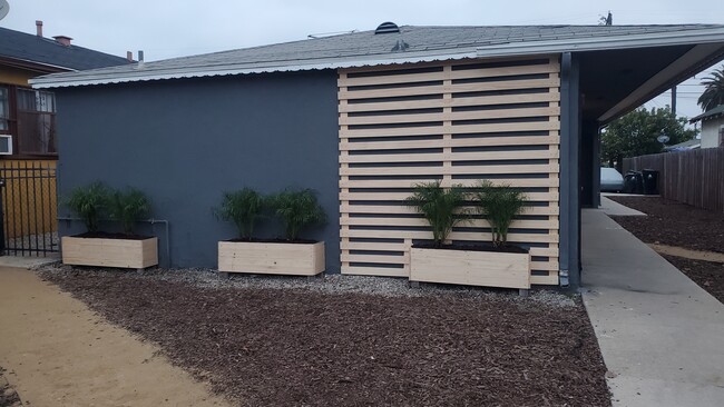 Foto del edificio - 609 W Imperial Hwy