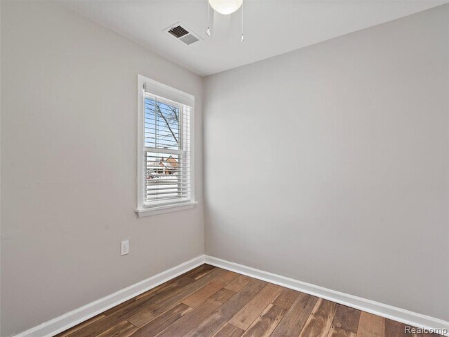 Foto del edificio - 23462 Carlisle Ave