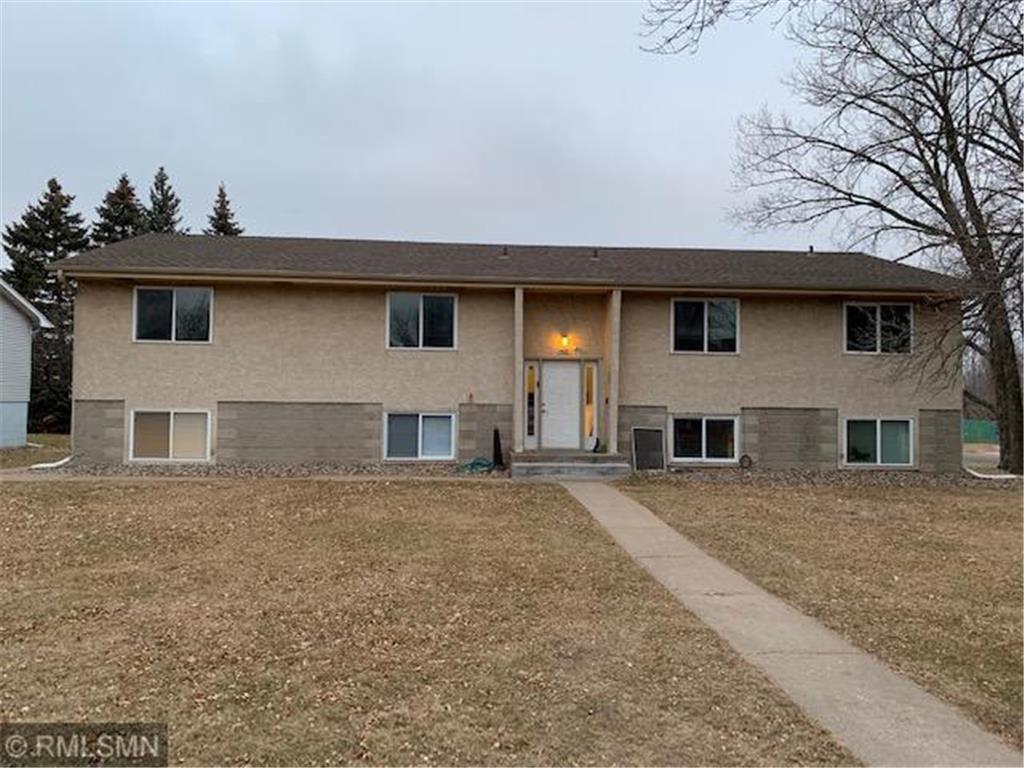 Foto principal - 6240 Upper 51st St N