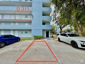 Building Photo - 9357 Fontainebleau Blvd