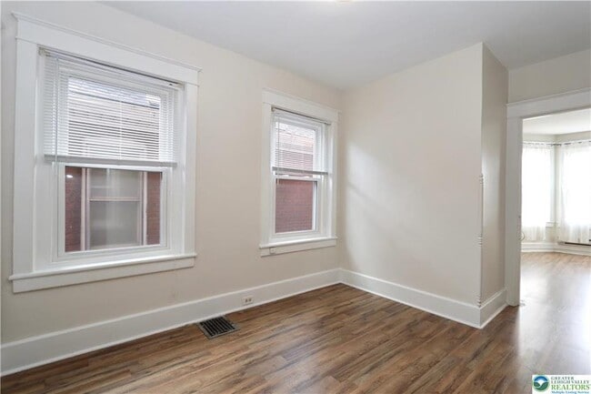 Building Photo - 1206 Linden St
