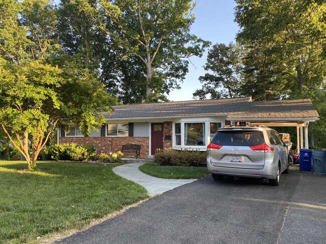 Foto del edificio - 10203 Addison Ct