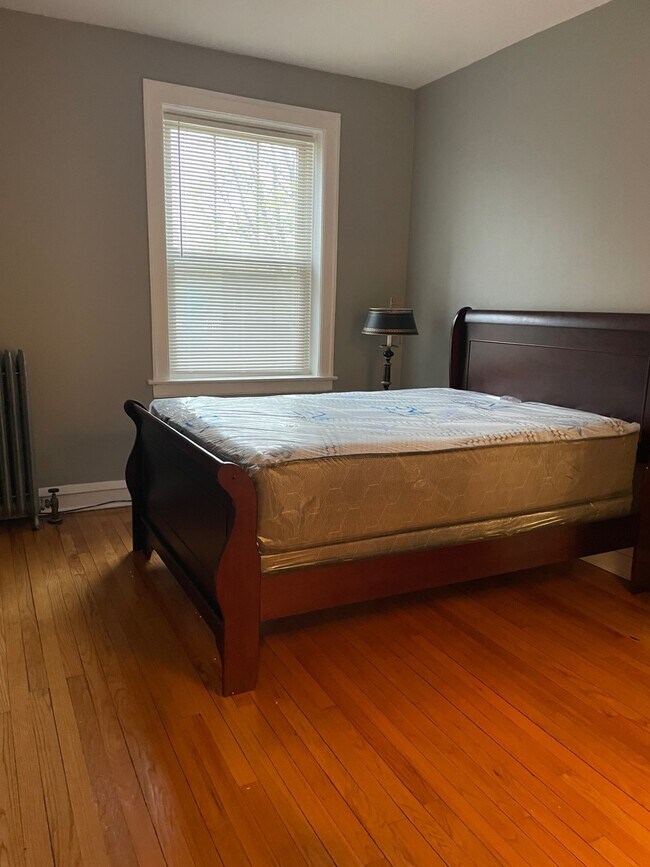 Foto del edificio - 416 E 81st St