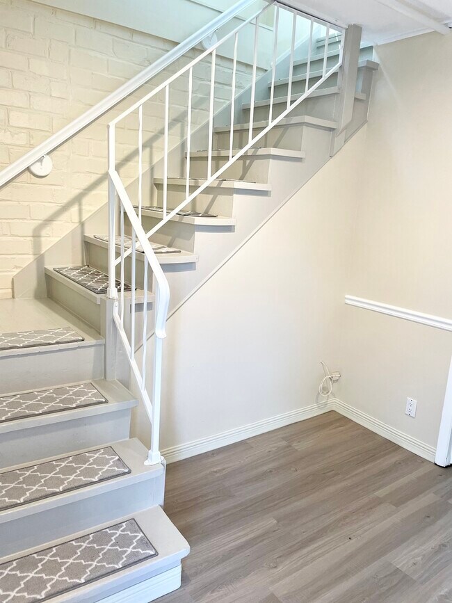 Foto del edificio - 324 Oak Terrace Ave