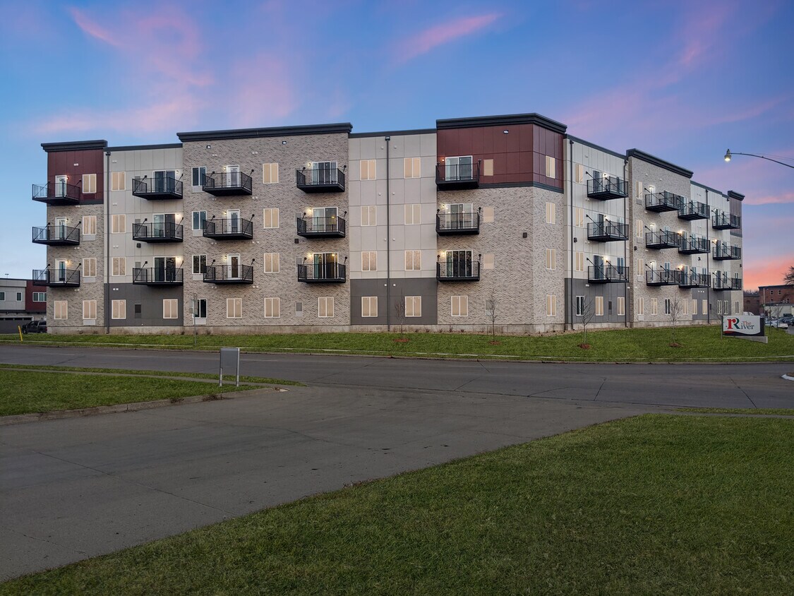 The River Apartments Mason City Ia Apartments Com