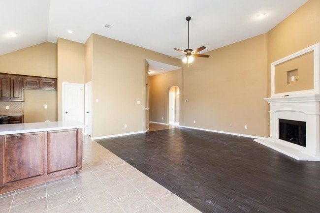 Building Photo - 6749 Friendsway Dr
