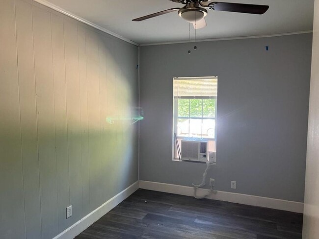 Building Photo - 434 S High St