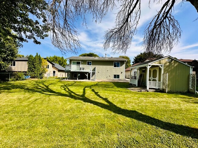 Foto del edificio - 3247 Libby Ln