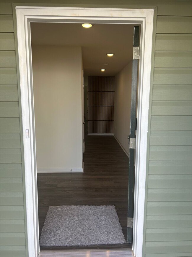 Foto del edificio - Brand new Townhome in Newton