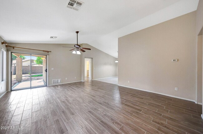 Building Photo - 16804 N 113th Dr