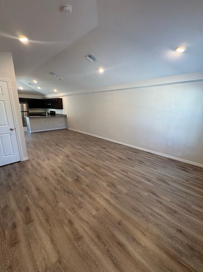 Foto del edificio - 12007 Henley Ave