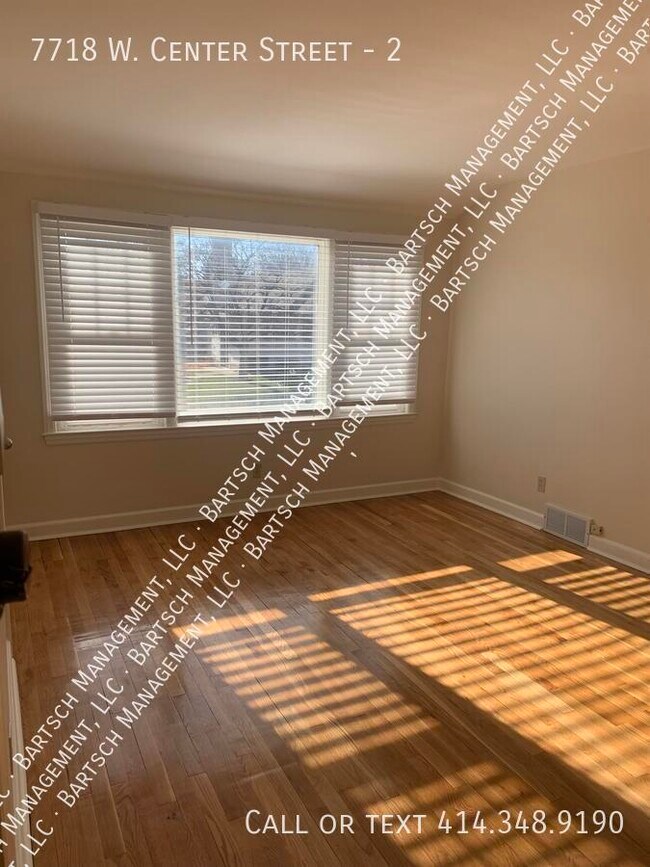 Foto del edificio - 7718 W Center St