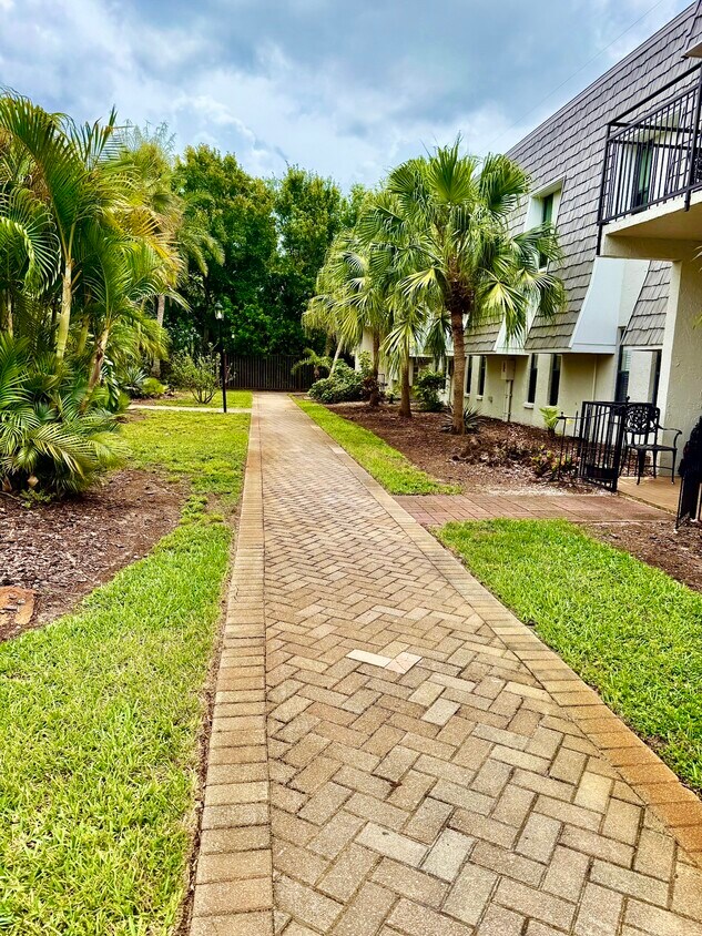 Foto principal - 720 Lyndhurst St