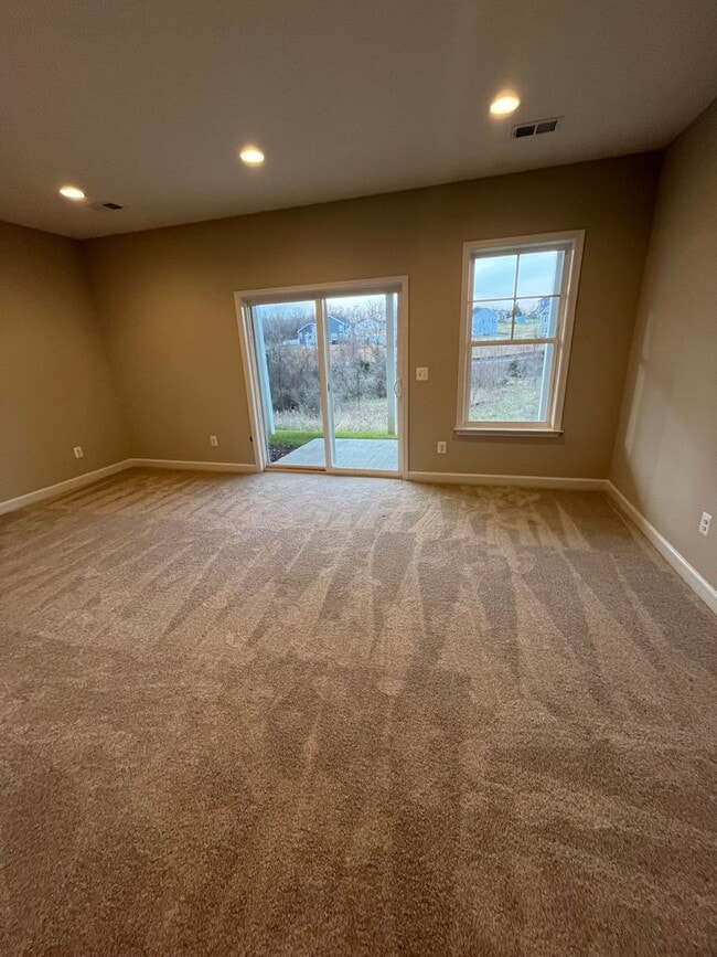 Building Photo - ***FIRST MONTH RENT FREE** BRAND NEW Townhouse in Preston Lake -