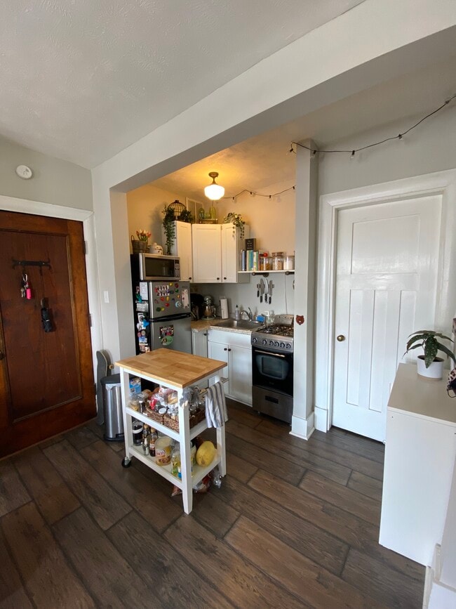 Kitchen - 103 E. 9th Street