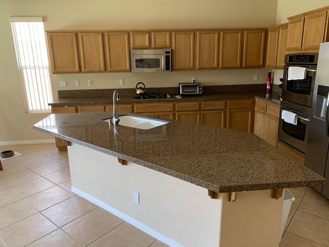 Building Photo - 60375 Living Stone Dr