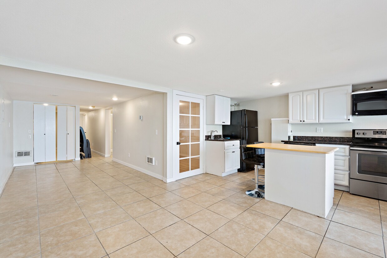 Photo - 4703 Beach Dr SW (Seattle, WA)