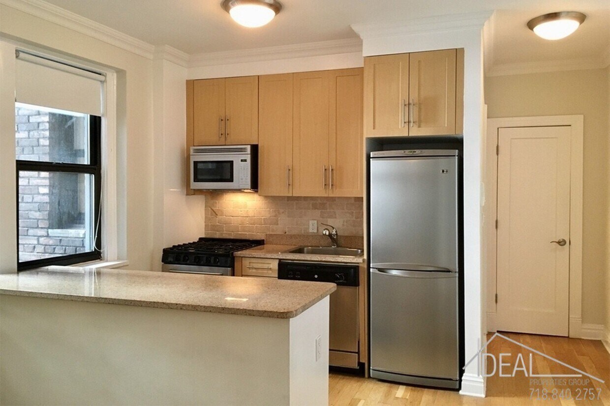 Building Photo - 13 Gramercy Park S