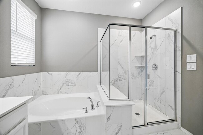 Foto del edificio - 8612 Cedardale Park Dr
