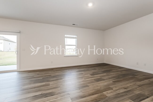 Building Photo - 549 Almere Dr