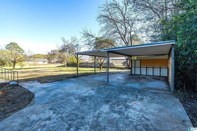 Foto del edificio - 3338 Crescent Dr