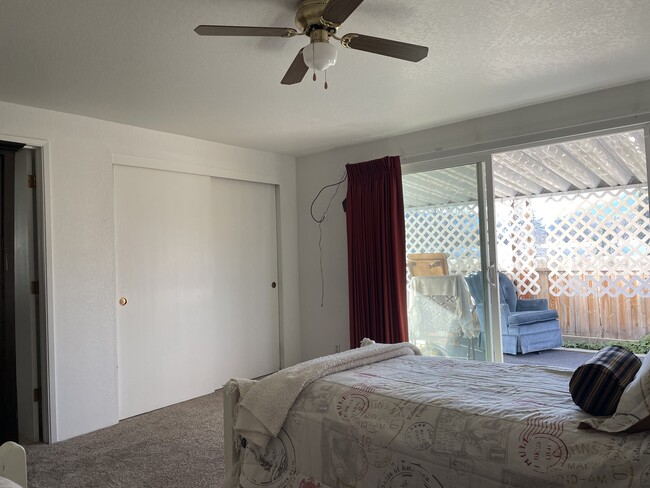 Building Photo - 721 Brookside Cir
